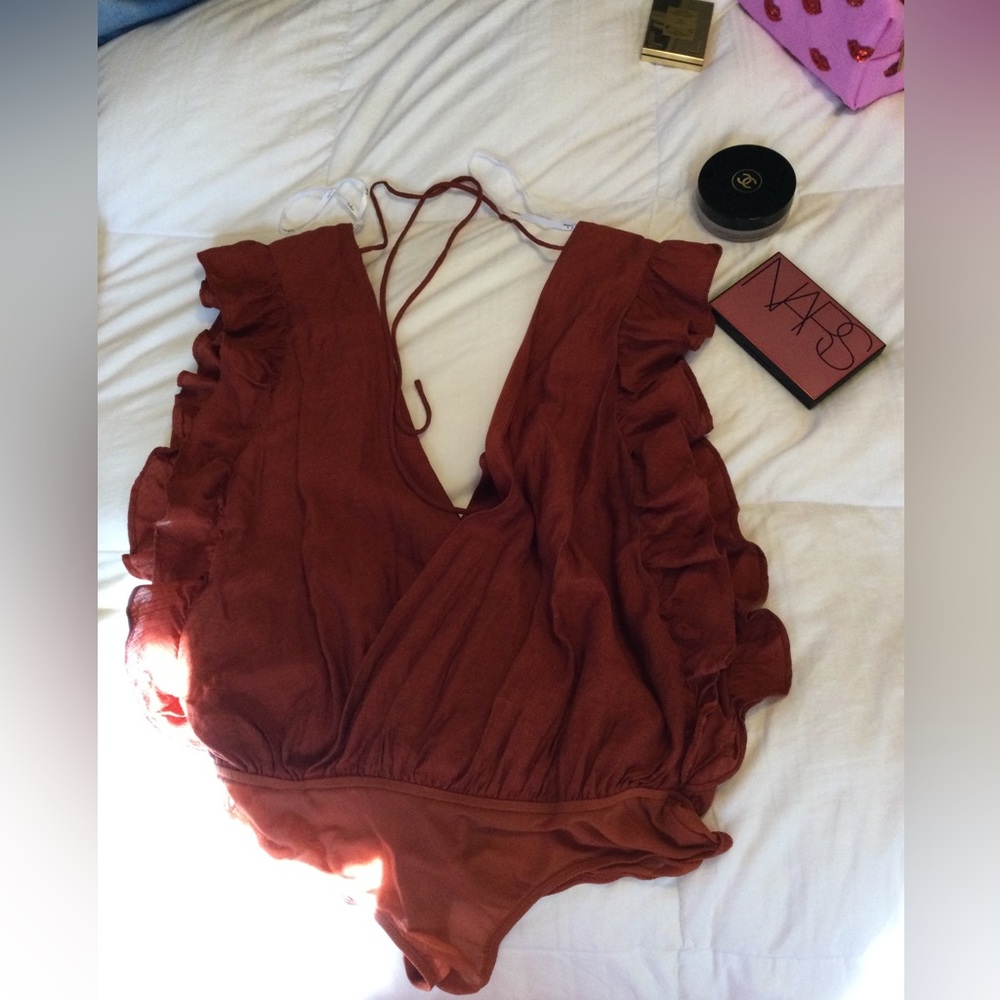 LuLus Smile Awhile Ruffled bodysuit - Picture 2 of 5